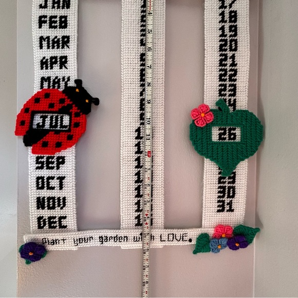 Vintage Plastic Canvas Perpetual Calendar Garden Fence - Picture 6 of 8